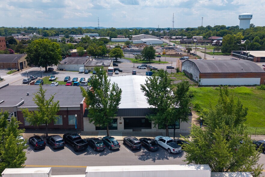 More Photos Of 311 W Main St, Murfreesboro Office Residential For Lease