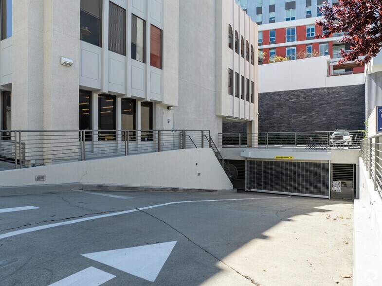 More Photos Of 401 Warren St, Redwood City Office For Lease