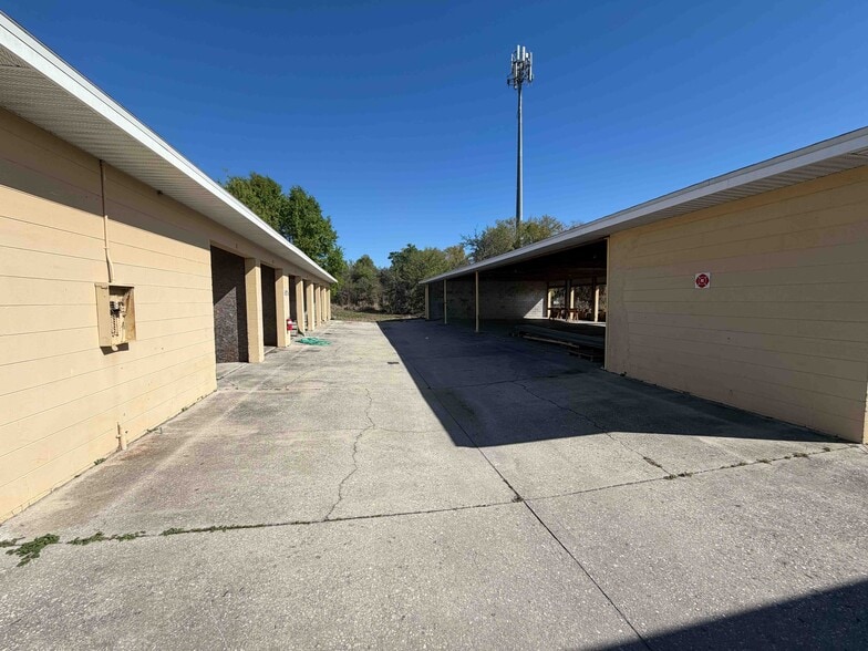 More Photos Of 2323 W Memorial Blvd, Lakeland Light Manufacturing For Lease