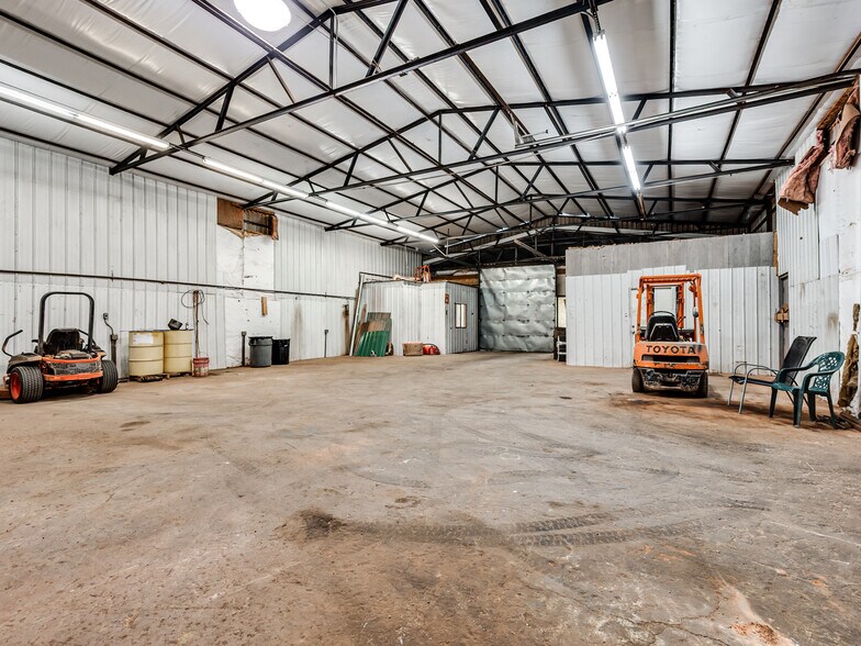 More Photos Of 22514 2930 rd, Kingfisher Industrial For Sale