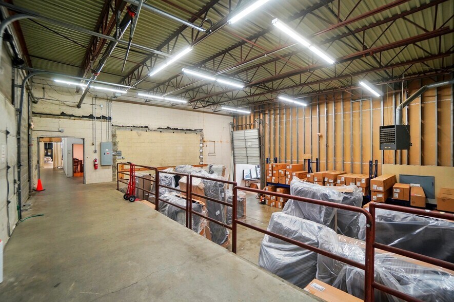 More Photos Of 50 Eswin St, Cincinnati Freestanding For Sale