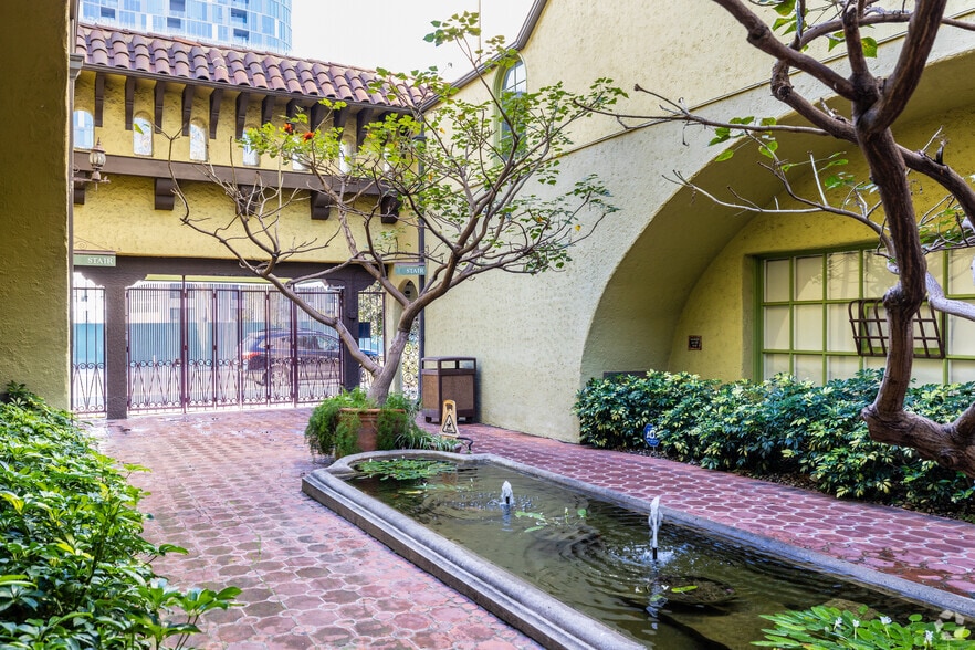 More Photos Of 672 S La Fayette Park Pl, Los Angeles Loft Creative Space For Lease