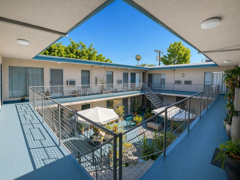 More Photos Of 1152 N Poinsettia Pl, West Hollywood Apartments For Sale