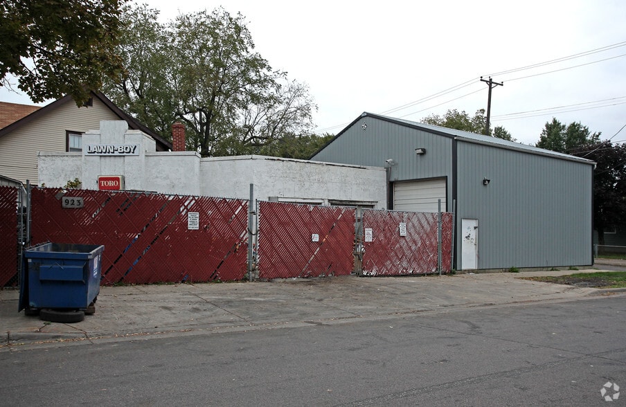 More Photos Of 923 Randolph Ave, Saint Paul Auto Repair For Sale