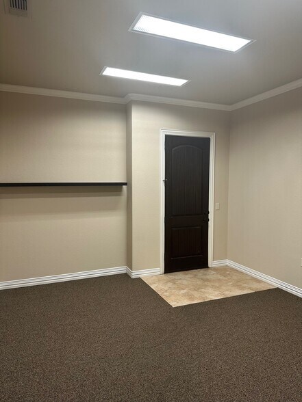 More Photos Of 7625 Bellaire Dr S, Fort Worth Office For Lease