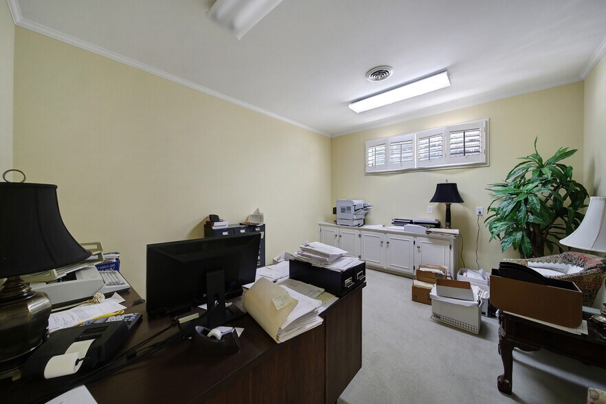 More Photos Of 312 N Main St, Lancaster Office For Lease