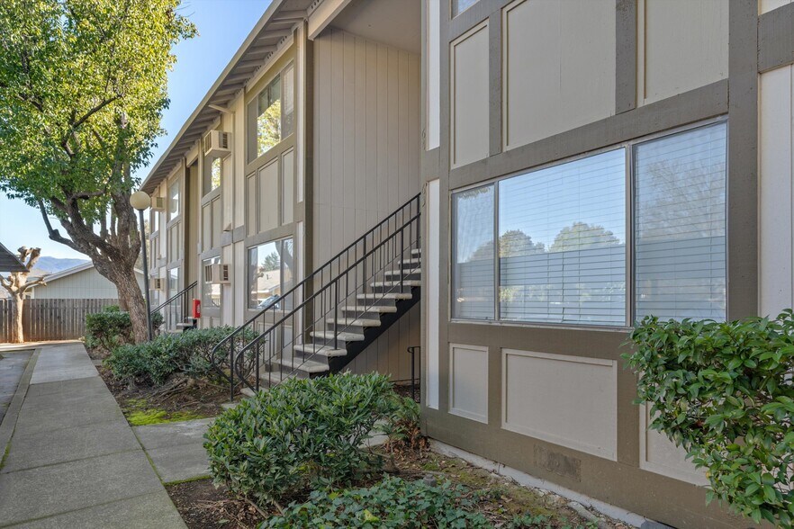 More Photos Of 505-531 Capps Ln, Ukiah Apartments For Sale