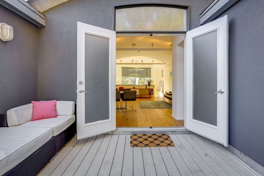 More Photos Of 115 Walnut Ave, Toronto Office For Sale