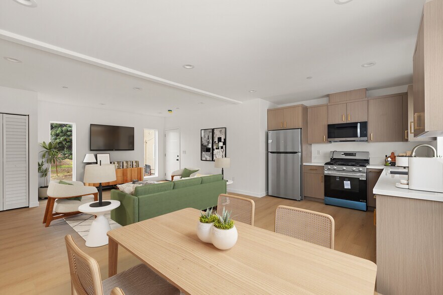 More Photos Of 642 E Fairview Blvd, Inglewood Apartments For Sale