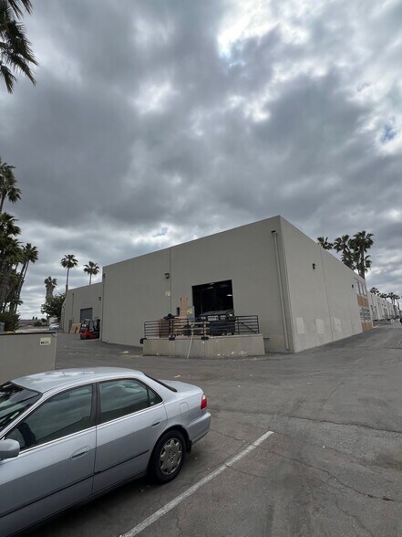 More Photos Of 3025 Beyer Blvd, San Diego Warehouse For Lease