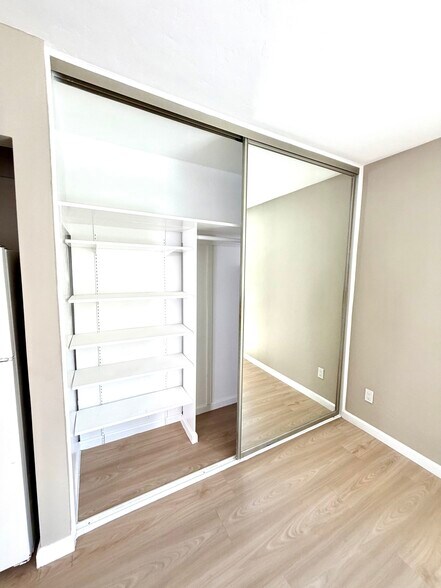 More Photos Of 3560 Front St, San Diego Multifamily For Sale