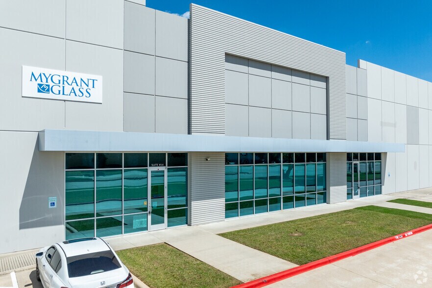 More Photos Of 2040 Century Center Blvd, Irving Manufacturing For Sale