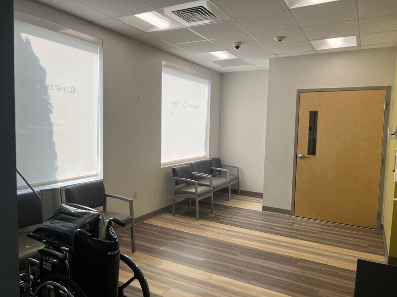 More Photos Of 241 S Westfield St, Agawam Freestanding For Lease