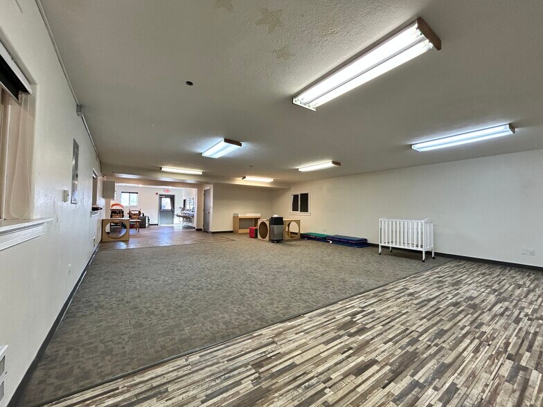 More Photos Of 1065 Tefft St, Corvallis Office For Lease