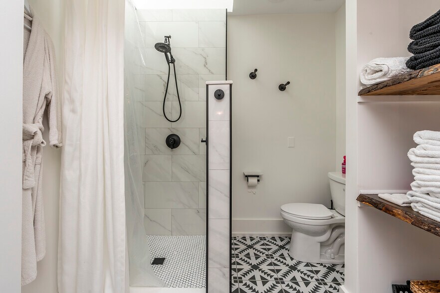 More Photos Of 302 W High St, Lexington Office Residential For Sale