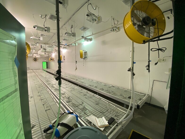 More Photos Of 2985 W Whitton Ave, Phoenix Warehouse For Sale