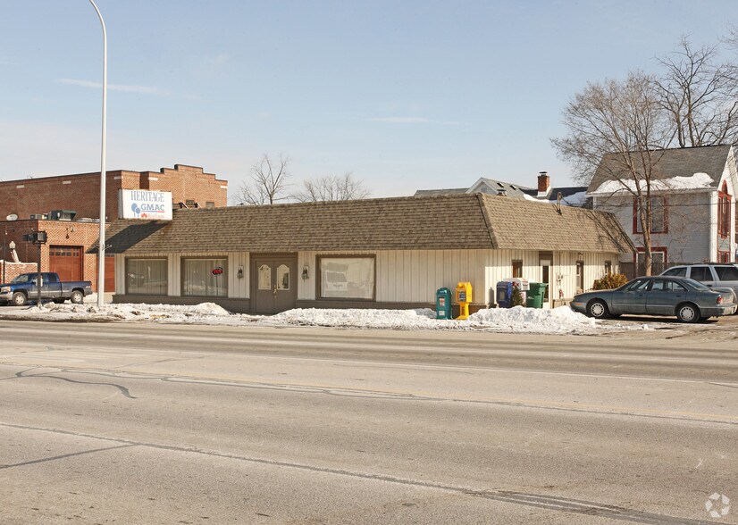 Primary Photo Of 201 E Grand River Ave, Brighton Freestanding For Lease