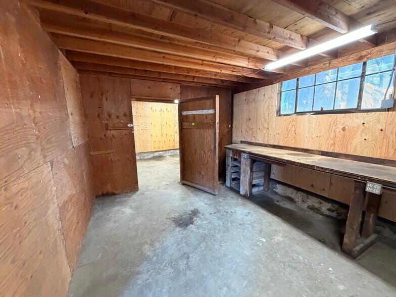 More Photos Of 923-927 Arguello St, Redwood City Flex For Lease