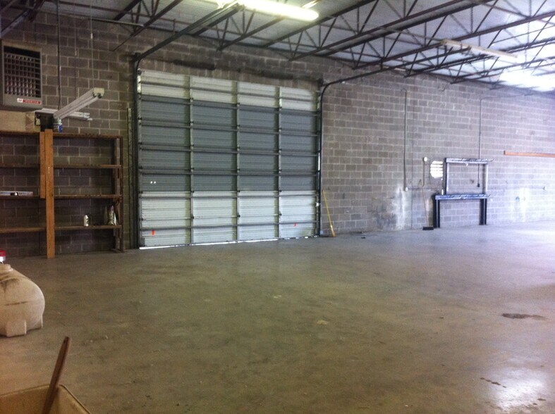 More Photos Of 4731-4733 Whirlwind St, San Antonio Warehouse For Lease