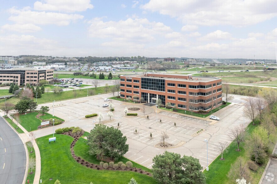 More Photos Of 5117 W Terrace Dr, Madison Office For Lease