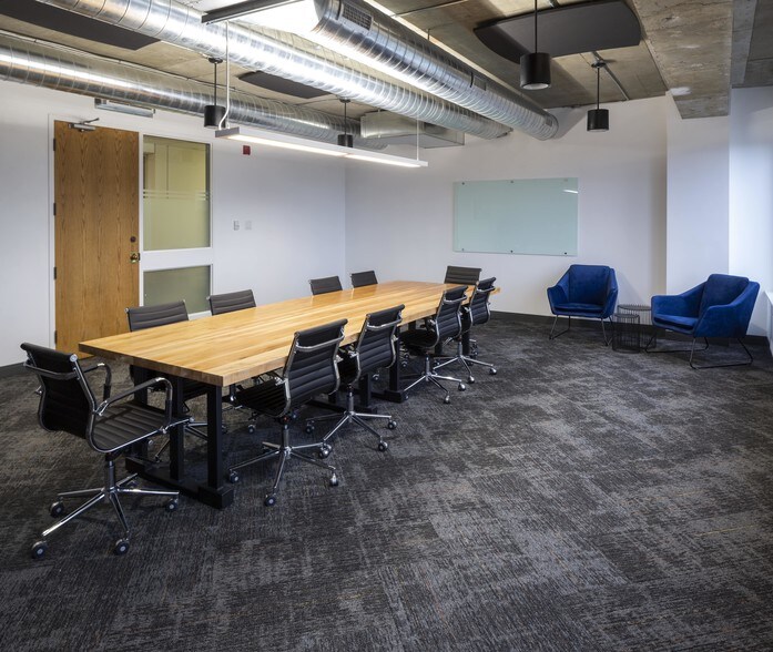 More Photos Of 50 Queen St N, Kitchener Office For Lease