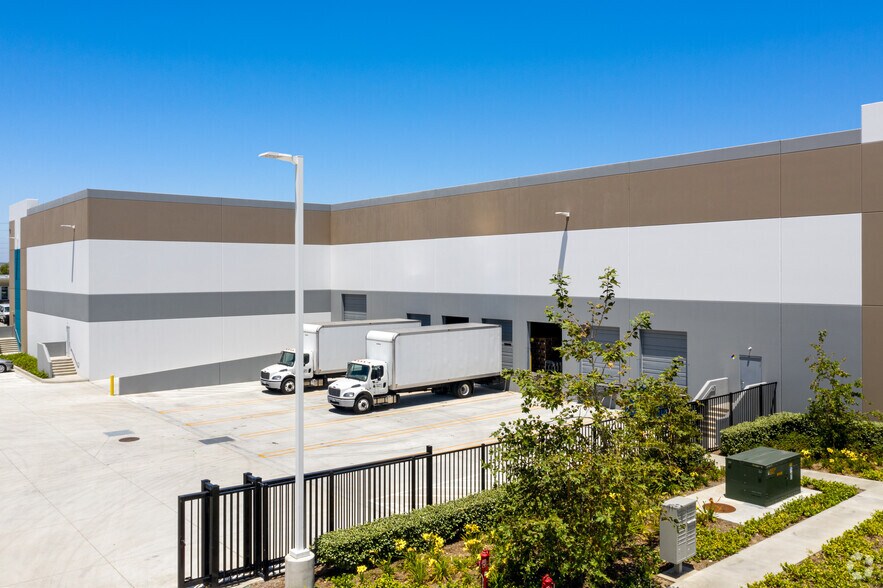 More Photos Of 4278 N Harbor Blvd, Fullerton Warehouse For Lease