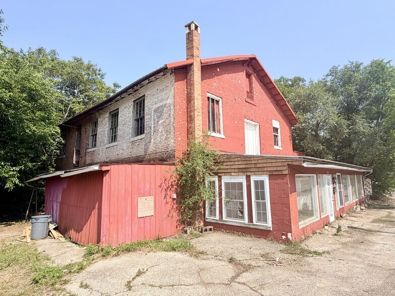 More Photos Of 870 S Miami St, West Milton Flex For Sale