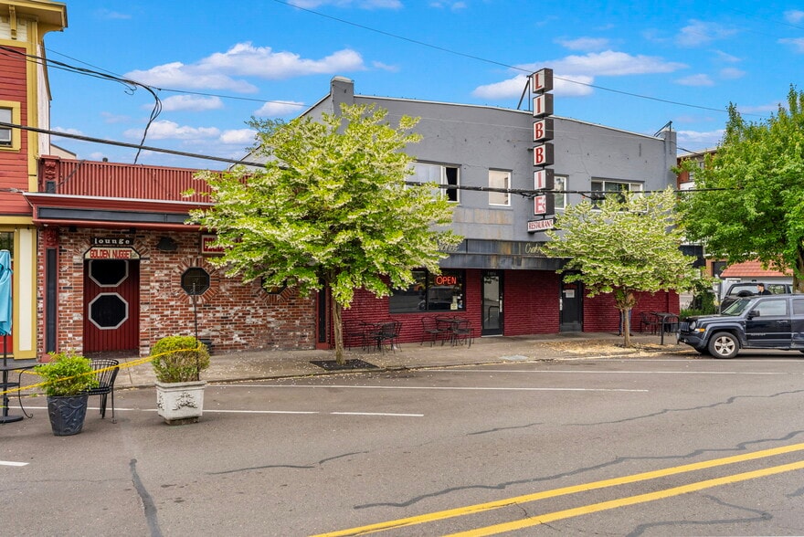 More Photos Of , Milwaukie General Retail For Sale