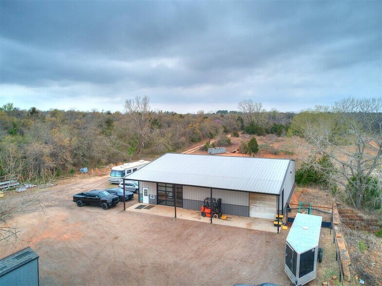 More Photos Of 6625 S Hiwassee Rd, Oklahoma City Showroom For Sale