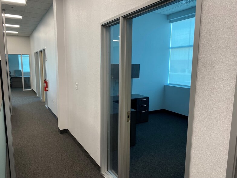More Photos Of 6101 N Hollywood Blvd, Las Vegas Manufacturing For Lease