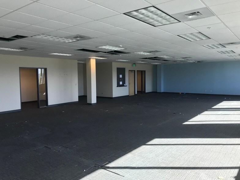 More Photos Of 3501 Excel Dr, Medford Office For Lease