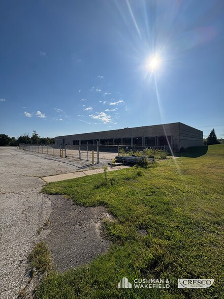 More Photos Of 20200 First Ave, Cleveland Warehouse For Lease