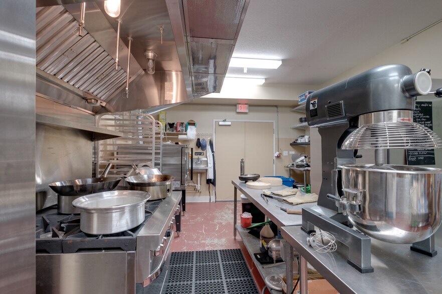 More Photos Of 307 State Road 26, Melrose Restaurant For Sale