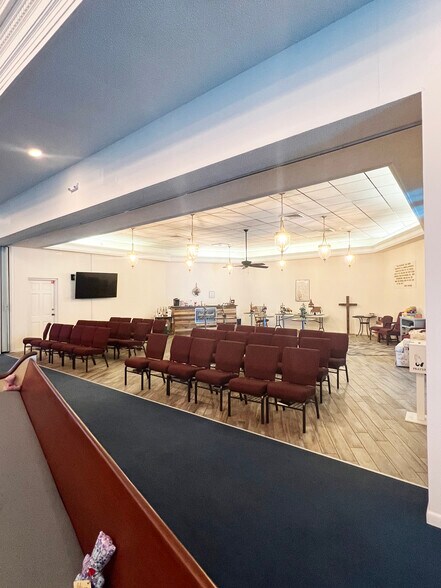 More Photos Of 1800 Cypress Gardens Blvd, Winter Haven Religious Facility For Lease