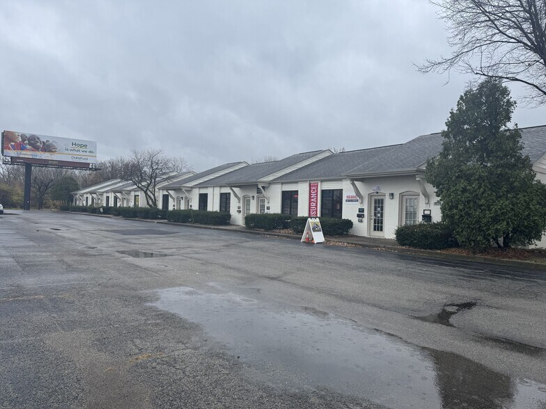 More Photos Of 4305 W 86th St, Indianapolis Self Storage For Lease