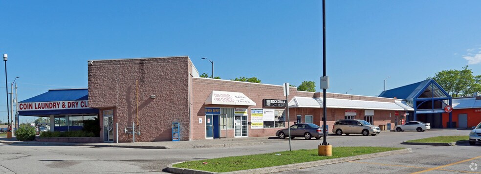 More Photos Of 1370 Dundas St E, Mississauga Medical For Lease