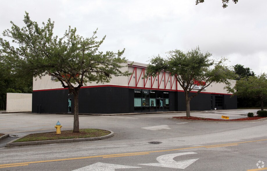 More Photos Of 2200 E Fowler Ave, Tampa Unknown For Lease