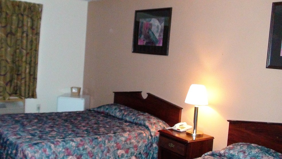 More Photos Of 265 Colonels Dr, Columbus Junction Hotel For Sale