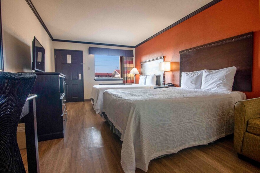 More Photos Of 8217 S I-35 Service Rd, Oklahoma City Hotel For Sale