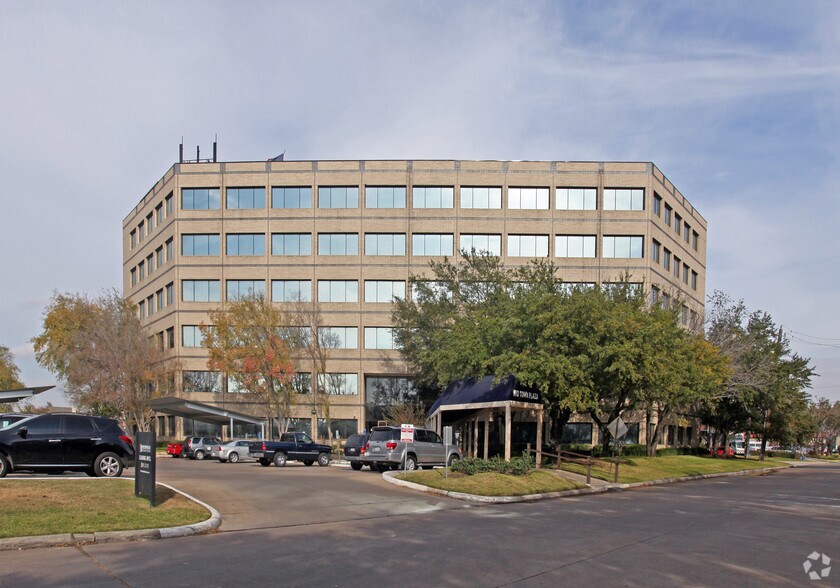 More Photos Of 5225 Katy Fwy, Houston Office For Lease