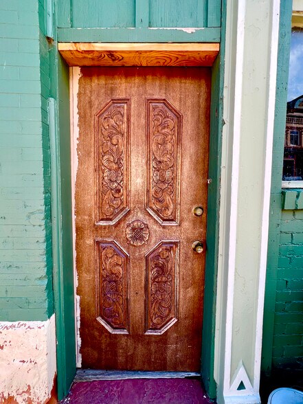 More Photos Of 308 Victor, Victor General Retail For Sale