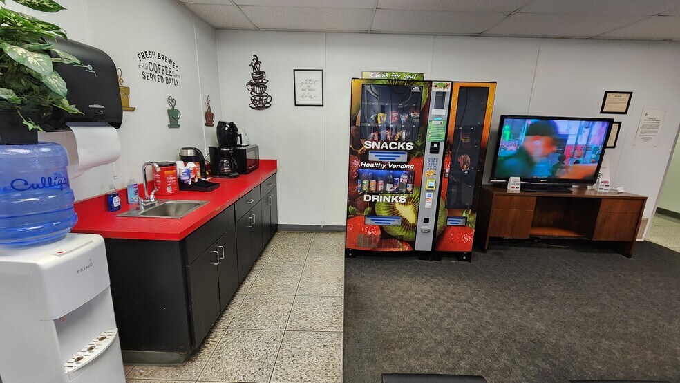 More Photos Of 3915 W Wall St, Midland Auto Dealership For Sale