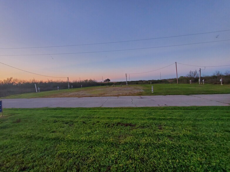 More Photos Of 226 Kathy Dr, Cameron Trailer Camper Park For Sale