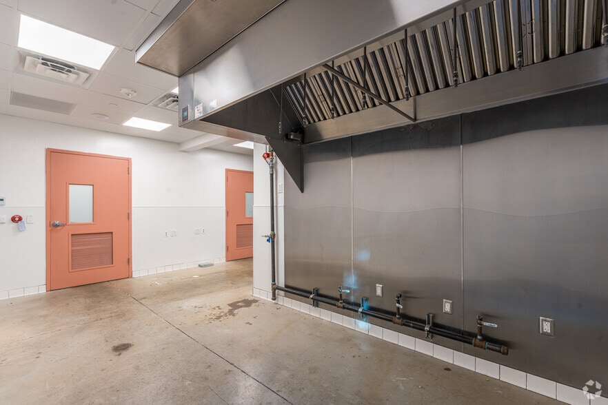 More Photos Of 5832 Fairdale Ln, Houston Restaurant For Lease