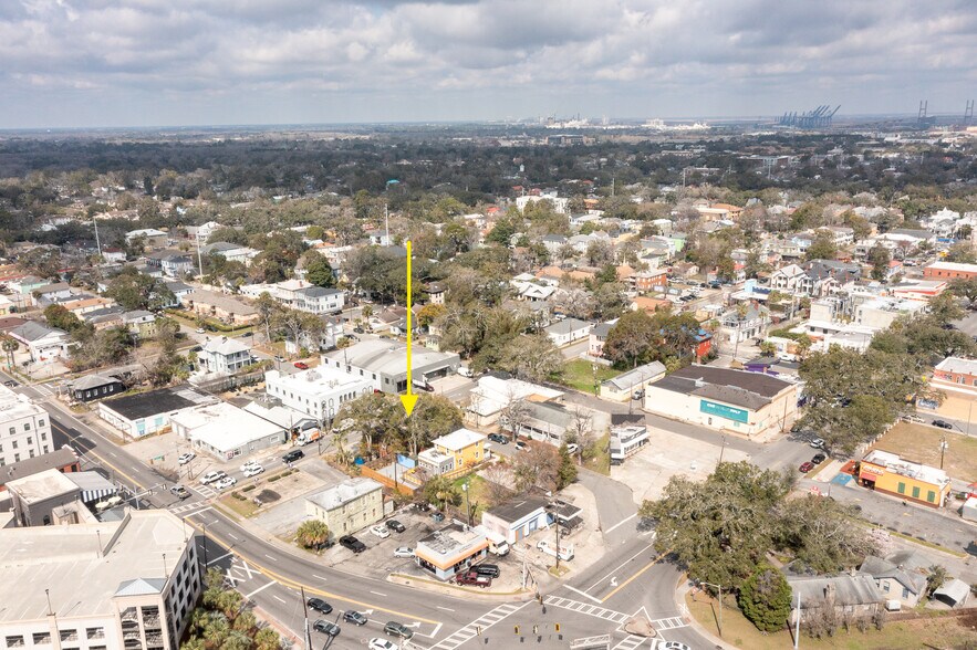 More Photos Of 15 W 43rd St, Savannah Restaurant For Lease