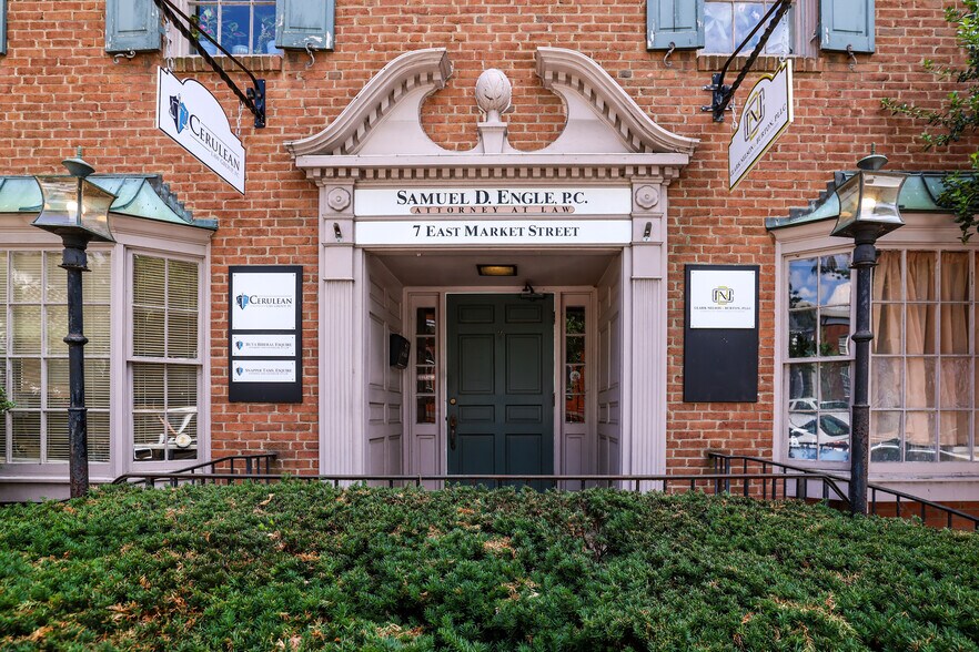 More Photos Of 3 E Market St, Leesburg Office For Sale