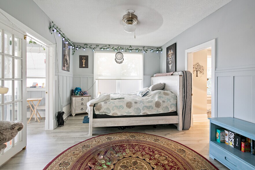 More Photos Of 56 Grove Ave, Saint Augustine Restaurant For Sale