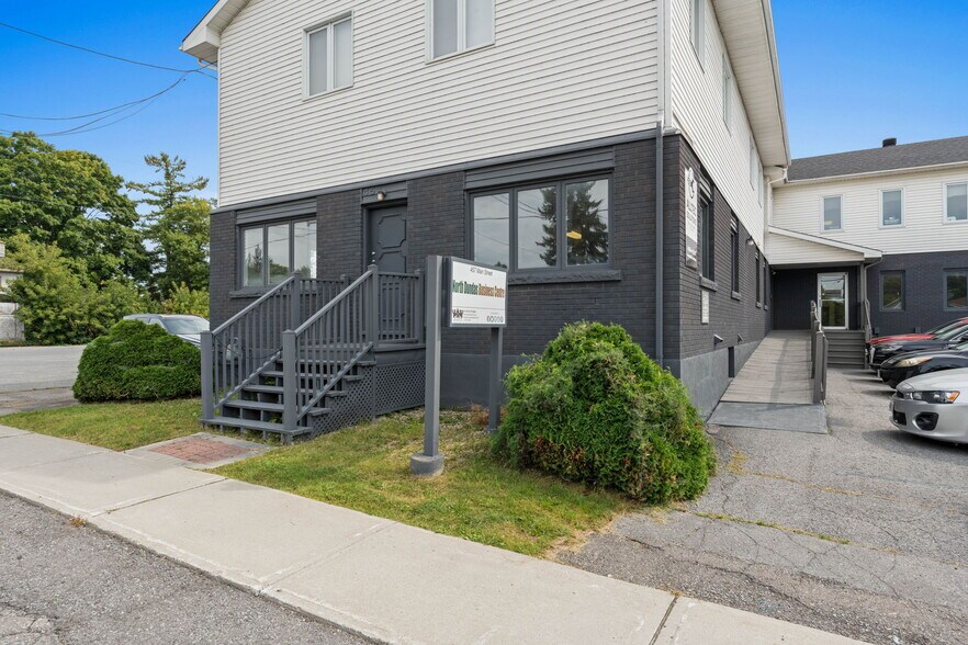 More Photos Of 457 Main St E, Winchester Medical For Sale