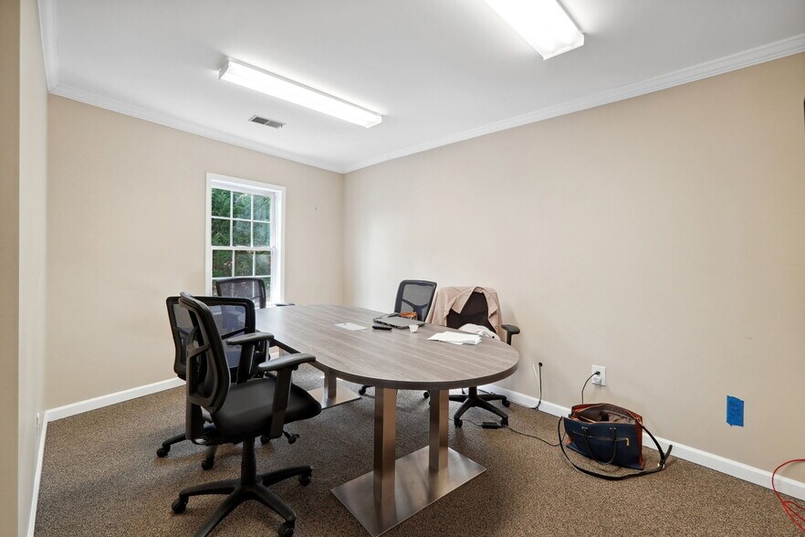 More Photos Of 1137 Alpharetta St, Roswell Office Residential For Lease