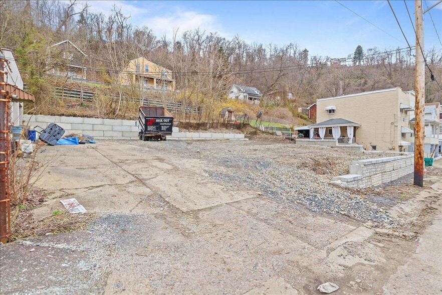 More Photos Of 84 Dawn Ave, Pittsburgh Warehouse For Lease